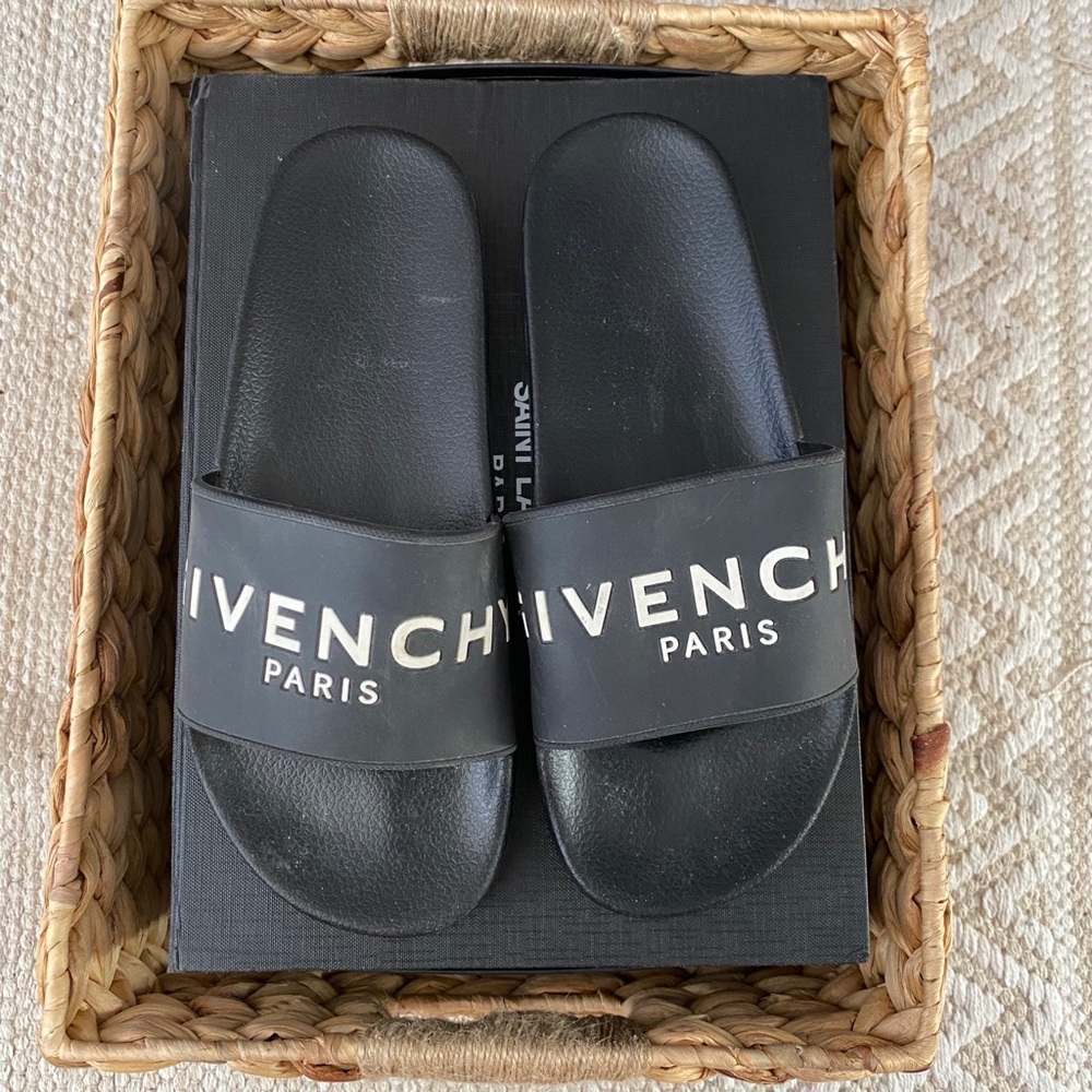 Givenchy Slides ⚠️SOLD⚠️